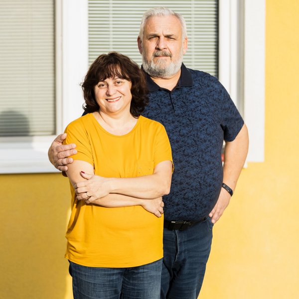 пара, що стоїть разом